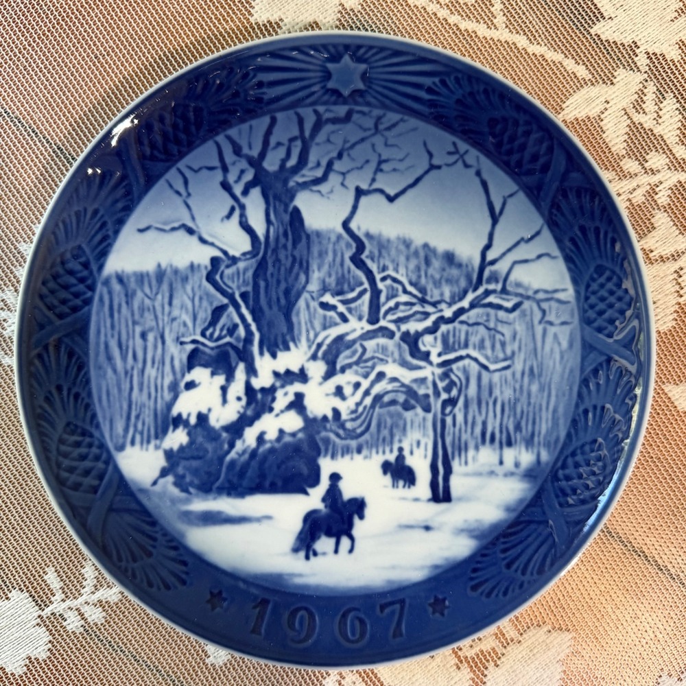 Royal Copenhagen 1967 Christmas Plate The Royal Oak Blue Kai Lange Excellent